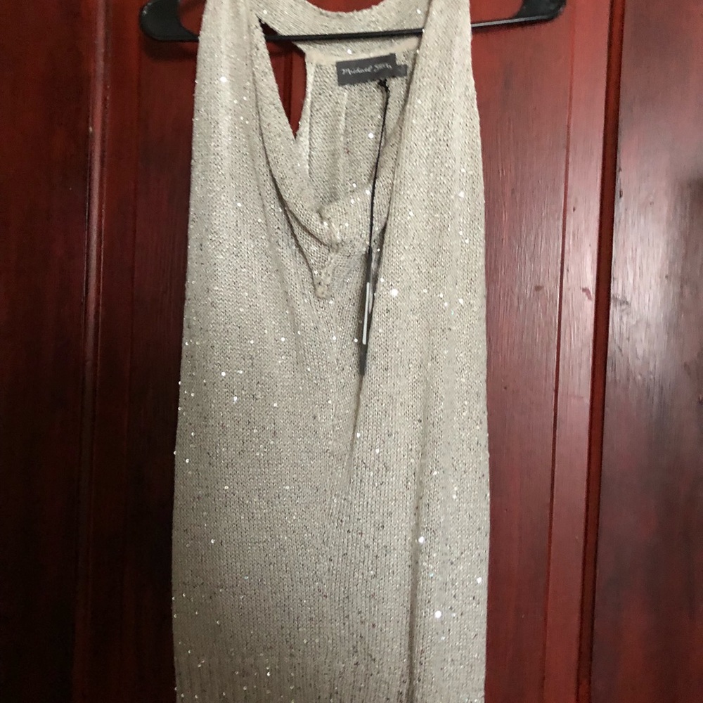 Clothes - Picture 5 of 8